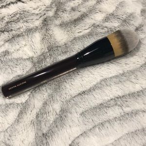 Kevyn Aucoin Foundation Brush
